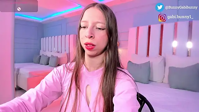 gabi bunny online show from February 2026 05:31:02 PM