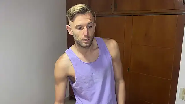 Snapshot of aquilesmade chatting on December 2024 04:50:01 PM aquilesmade online show from December 2024 04:50:01 PM