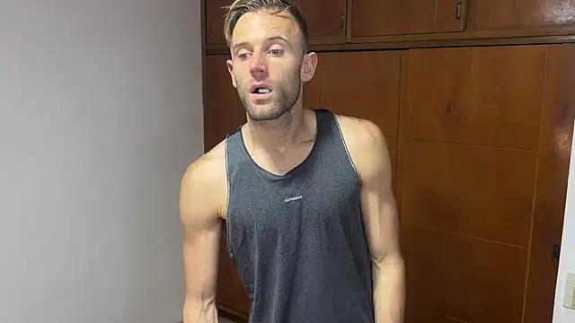 Snapshot of aquilesmade chatting on December 2024 12:34:01 AM aquilesmade online show from December 2024 12:34:01 AM