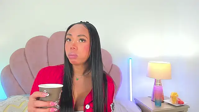 Nicole Paradise online show from December 2025 12:42:02 PM