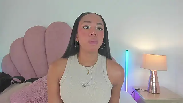 Nicole Paradise online show from March 2026 12:39:02 PM