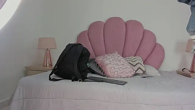 Snapshot of Nicole_Paradise chatting on November 2025 12:39:01 PM Nicole Paradise online show from November 2025 12:39:01 PM