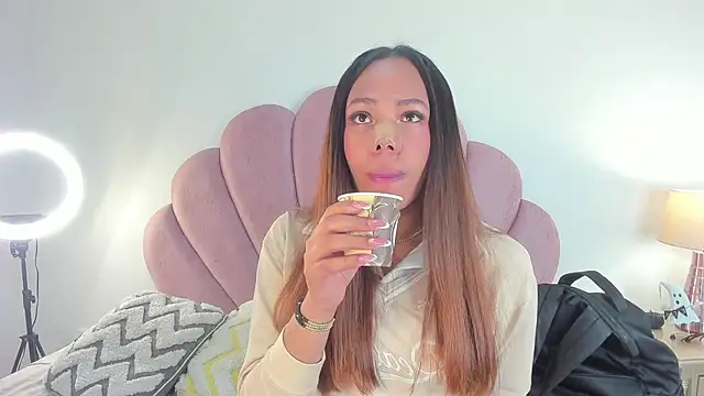 Snapshot of Nicole_Paradise chatting on October 2025 12:15:01 PM Nicole Paradise online show from October 2025 12:15:01 PM