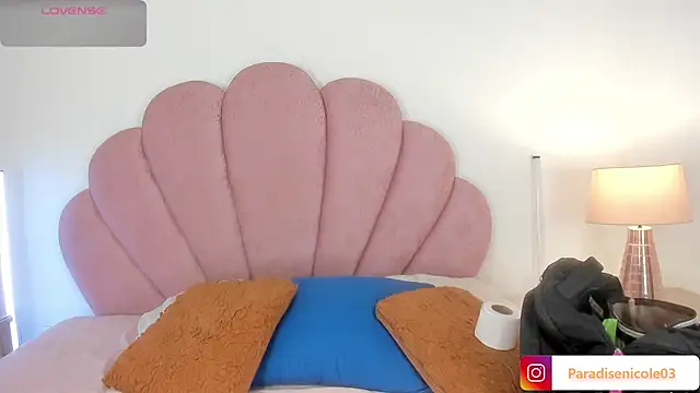 Nicole Paradise online show from June 2026 12:54:02 PM