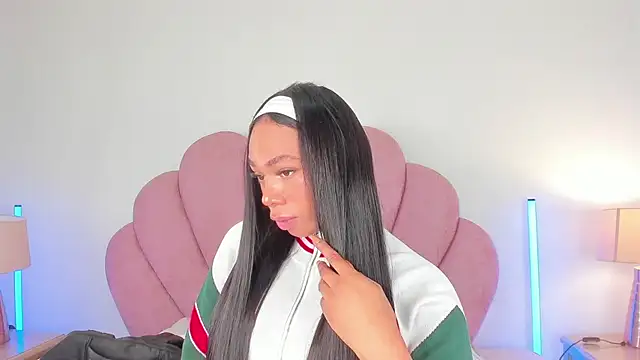 Nicole Paradise online show from March 2026 12:47:01 PM