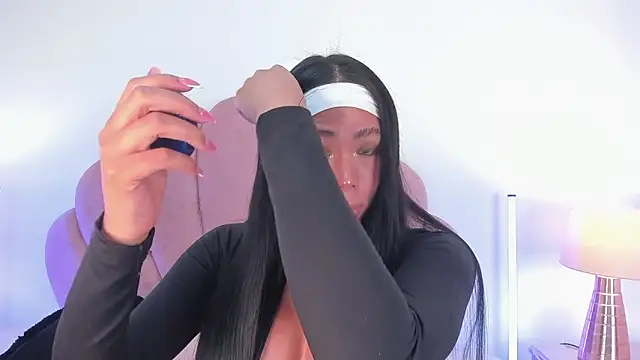 Nicole Paradise online show from December 2025 12:53:02 PM