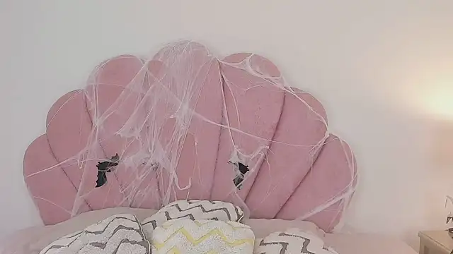 Snapshot of Nicole_Paradise chatting on October 2025 12:37:02 PM Nicole Paradise online show from October 2025 12:37:02 PM