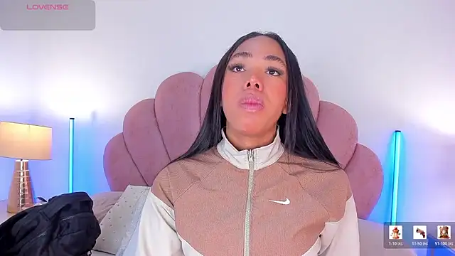 Nicole Paradise online show from March 2026 12:45:01 PM