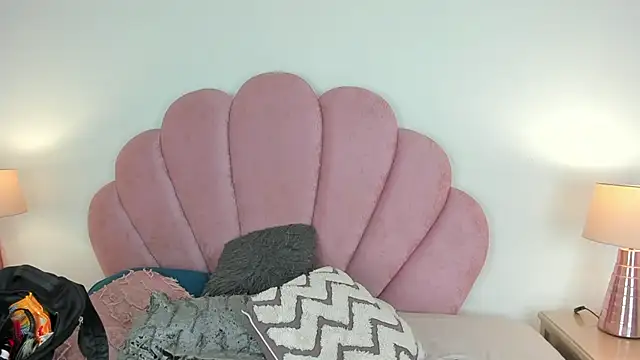 Snapshot of Nicole_Paradise chatting on November 2025 12:49:01 PM Nicole Paradise online show from November 2025 12:49:01 PM