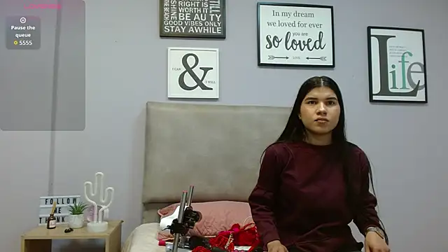 SophiaMeyerst online show from December 2025 01:04:02 PM