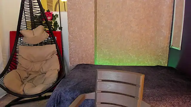 Cumming Tiffani online show from March 2025 12:36:02 PM
