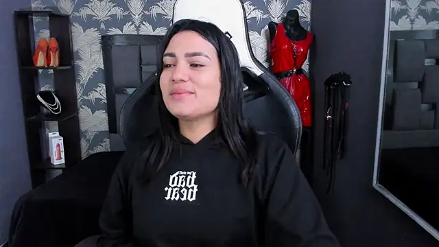 Cumming Tiffani online show from September 2025 11:49:02 AM