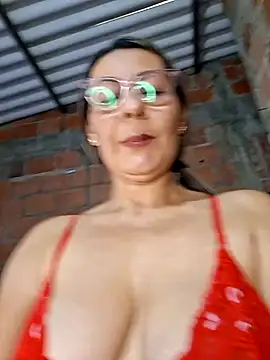 Snapshot of Mia-funny20 chatting on June 2026 04:02:01 PM Mia-funny20 online show from June 2026 04:02:01 PM