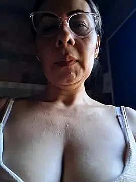 Mia-funny20 online show from November 2025 08:46:01 PM