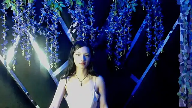 Snapshot of Aurora_18 chatting on September 2025 02:17:01 PM Aurora 18 online show from September 2025 02:17:01 PM