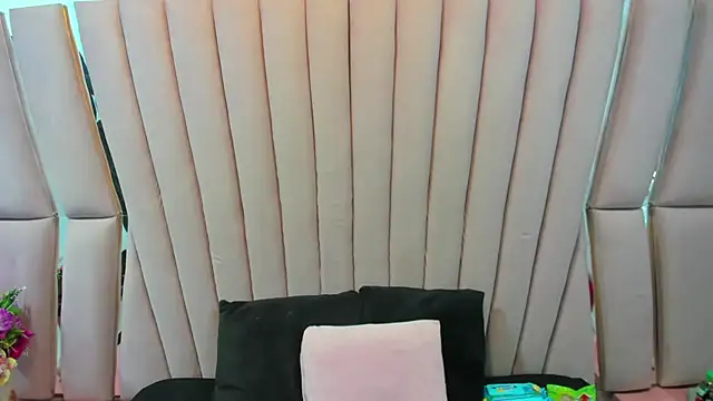 Aurora 18 online show from April 2026 02:53:01 PM