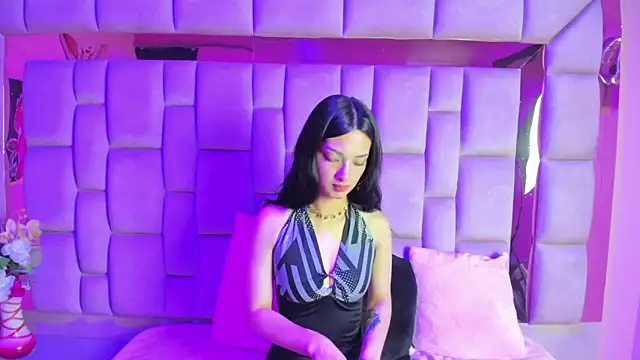 Snapshot of Aurora_18 chatting on October 2025 02:16:02 PM Aurora 18 online show from October 2025 02:16:02 PM