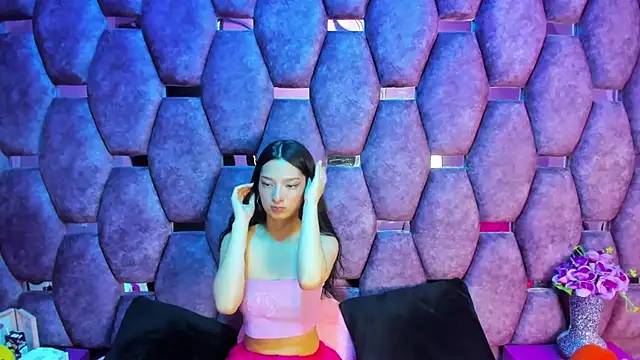 Snapshot of Aurora_18 chatting on October 2025 08:53:01 PM Aurora 18 online show from October 2025 08:53:01 PM