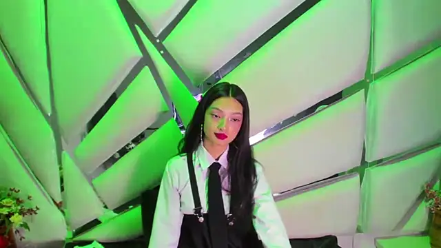 Snapshot of Aurora_18 chatting on November 2025 02:39:02 PM Aurora 18 online show from November 2025 02:39:02 PM