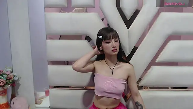 Snapshot of Aurora_18 chatting on February 2025 09:33:02 PM Aurora 18 online show from February 2025 09:33:02 PM