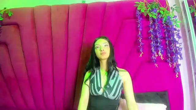 Snapshot of Aurora_18 chatting on October 2025 02:47:02 PM Aurora 18 online show from October 2025 02:47:02 PM