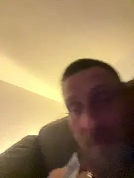 Bro4bro0040 online show from January 2026 05:41:01 PM