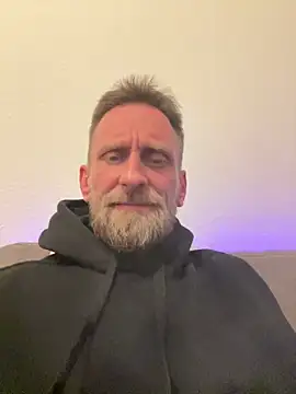 Bro4bro0040 online show from April 2026 06:59:02 PM