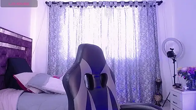 alejandrafitt online show from June 2026 04:39:01 PM