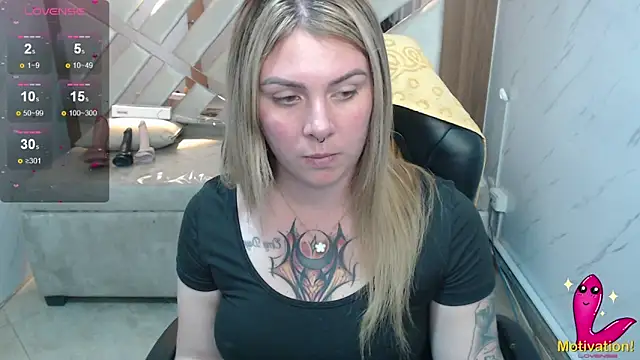 Snapshot of Paula_b_ chatting on June 2026 02:33:01 PM Paula b online show from June 2026 02:33:01 PM