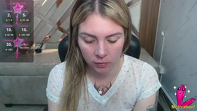 Snapshot of Paula_b_ chatting on June 2026 01:06:02 PM Paula b online show from June 2026 01:06:02 PM