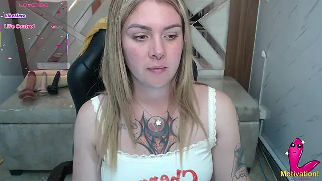 Snapshot of Paula_b_ chatting on June 2026 12:58:02 PM Paula b online show from June 2026 12:58:02 PM