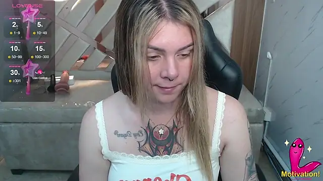 Snapshot of Paula_b_ chatting on June 2026 01:00:02 PM Paula b online show from June 2026 01:00:02 PM