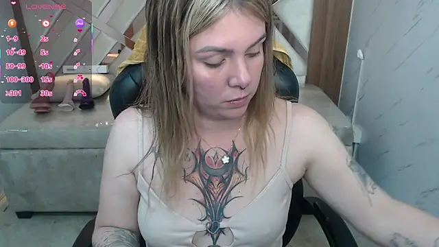 Snapshot of Paula_b_ chatting on June 2026 12:58:02 PM Paula b online show from June 2026 12:58:02 PM