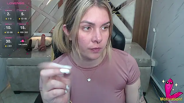 Snapshot of Paula_b_ chatting on June 2026 12:48:02 PM Paula b online show from June 2026 12:48:02 PM