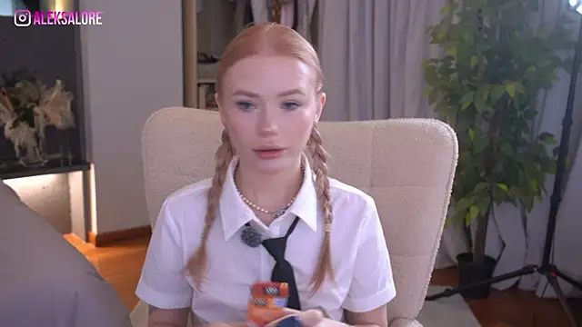 LexieLoree online show from May 2026 03:06:02 AM