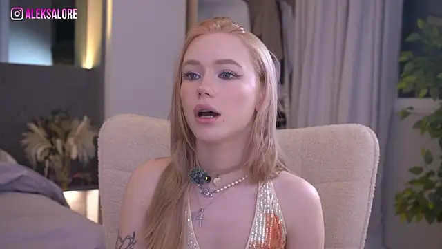 LexieLoree online show from May 2026 03:03:02 AM