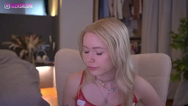 LexieLoree online show from March 2026 03:04:01 AM