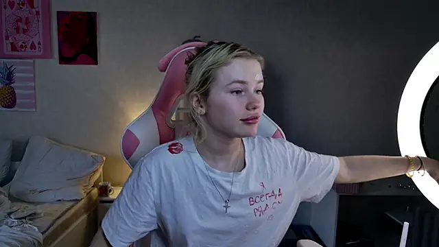 LexieLoree online show from February 2025 10:42:02 AM