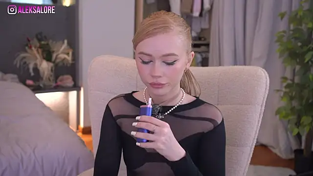 LexieLoree online show from May 2026 02:54:01 AM