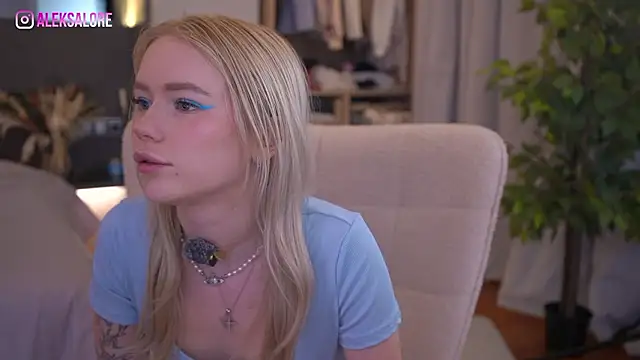 LexieLoree online show from March 2026 03:06:01 AM