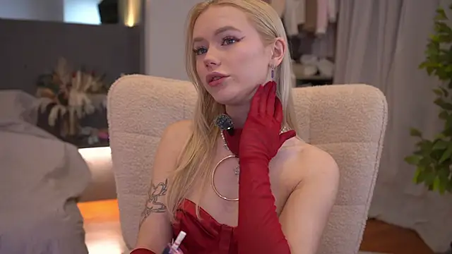 LexieLoree online show from April 2026 02:41:01 AM