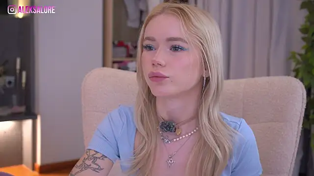 LexieLoree online show from April 2026 02:34:02 AM