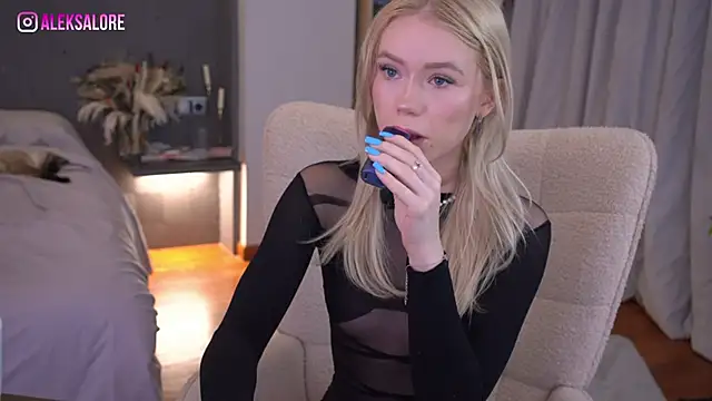 LexieLoree online show from April 2026 02:26:01 AM