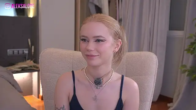LexieLoree online show from June 2026 03:07:02 AM