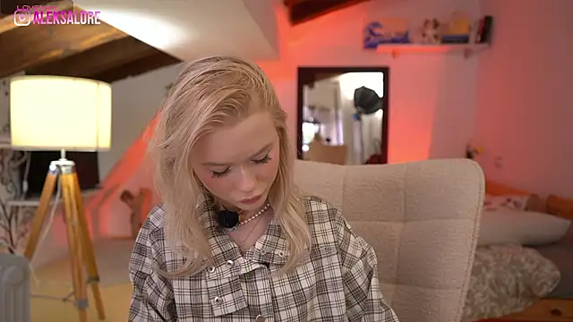 LexieLoree online show from February 2026 04:09:02 AM