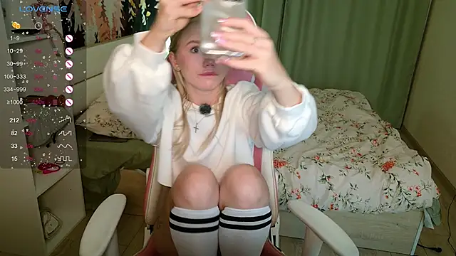LexieLoree online show from October 2025 02:57:02 AM