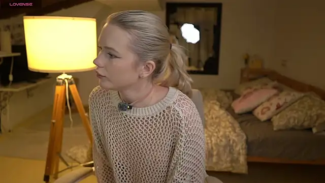 LexieLoree online show from November 2025 04:01:01 AM