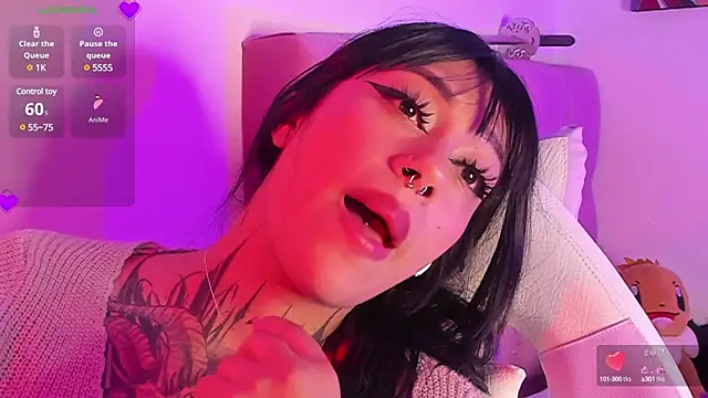 Snapshot of Akari1_Mischief chatting on December 2024 10:06:02 PM Akari1 Mischief online show from December 2024 10:06:02 PM