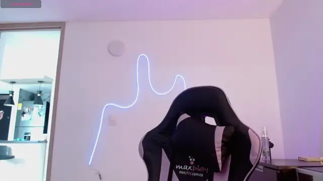 Layna cold online show from May 2026 02:10:01 PM