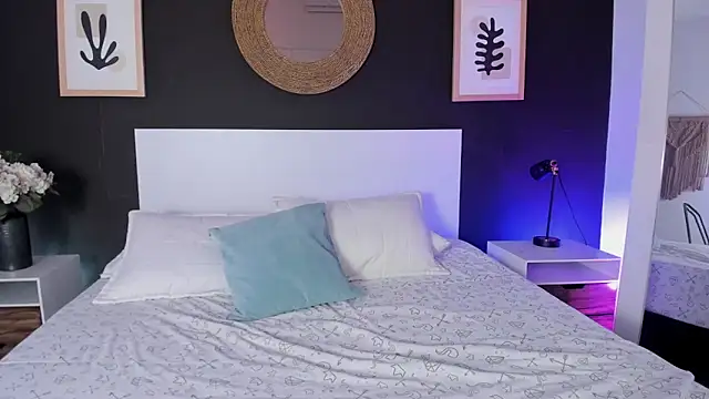 VioletPaket online show from February 2026 11:20:02 AM